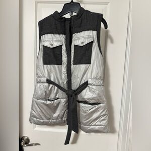 NWT INTROPIA Stylish Women's Gray and silver Puffer Vest